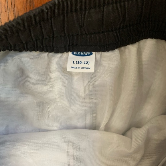 Boys Sz 10-12 Shark swim trunks - Picture 2 of 3